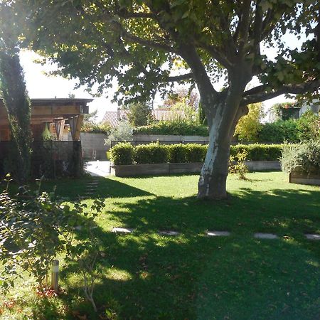 La Maison Bleue LʼIsle-sur-la-Sorgue Exteriér fotografie