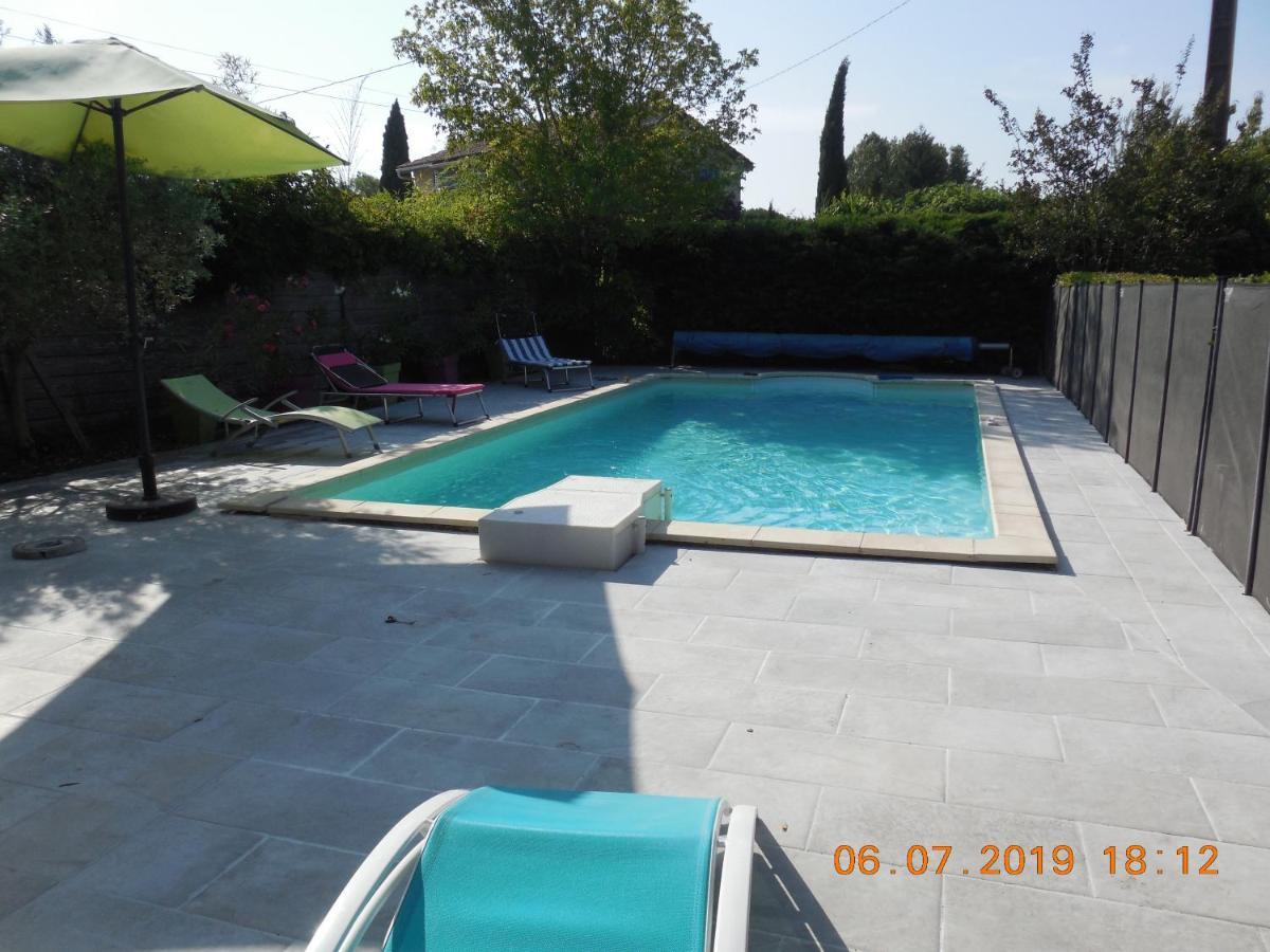 La Maison Bleue LʼIsle-sur-la-Sorgue Exteriér fotografie